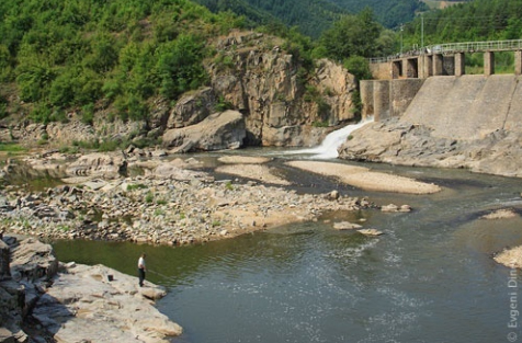 BULGARIA'S PM: NEW HYDROPOWER STATION PROJECT TO START 2012