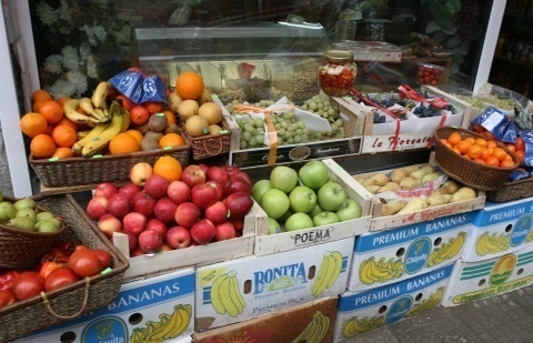BULGARIA REGISTERS DROP IN PRODUCE PRICES