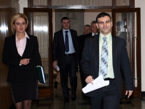 BULGARIA MPS DEBATE CONSTITUTION CHANGES OVER PROPOSED FISCAL PACT
