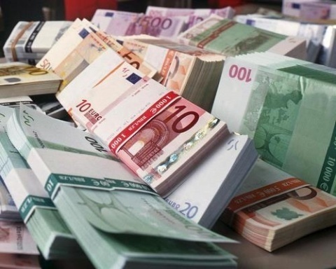 BNP PARIBAS, HSBC, RAIFFEISEN TO MANAGE BULGARIA'S EUROBOND FLOAT